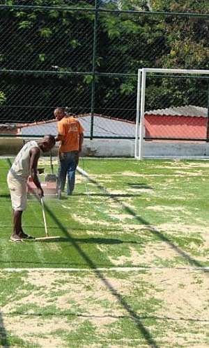 Grama sintética à venda Grama sintética à venda